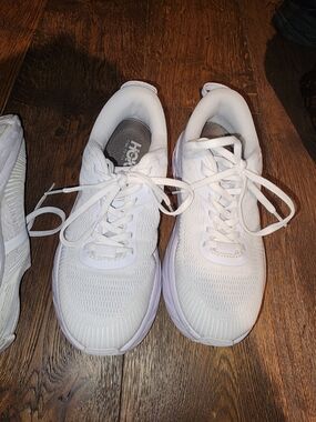 Rare!! HOKA Bondi 7 Women's Running Shoes: White – Size 6.5 Wide (D) –Almost New